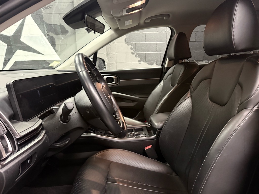2024 Kia Sorento S photo 3