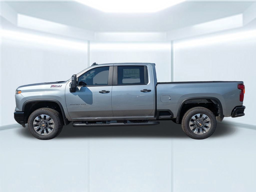 2026 Chevrolet Silverado 2500HD Custom photo 2