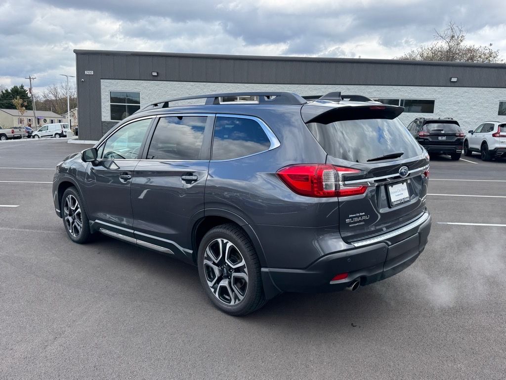 2023 Subaru Ascent Limited photo 3