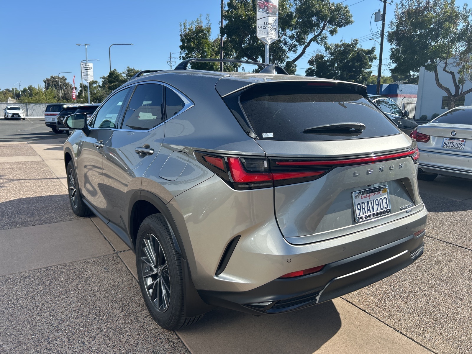 2025 Lexus NX 350h Premium photo 4