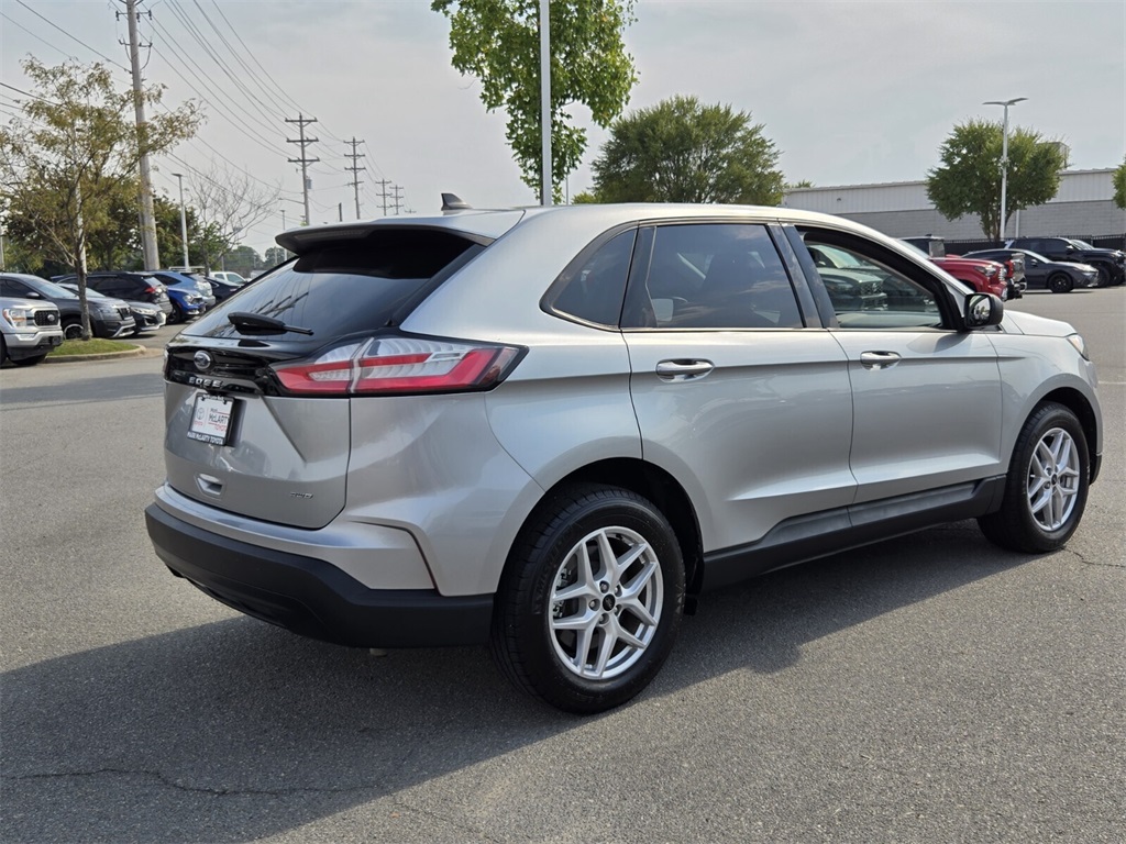 2024 Ford Edge SE photo 3