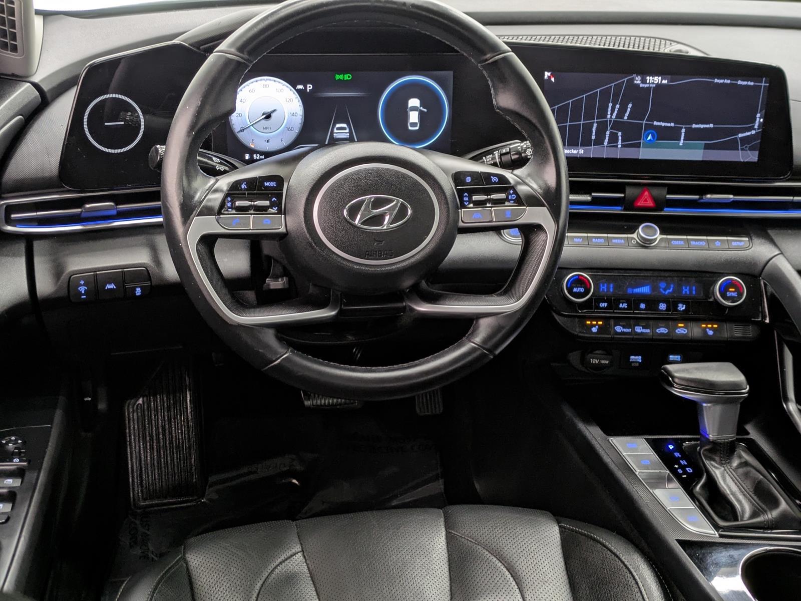 2022 Hyundai Elantra Limited photo 4