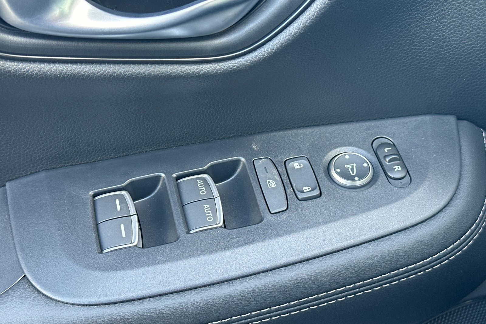 2026 Honda HR-V EX-L photo 33
