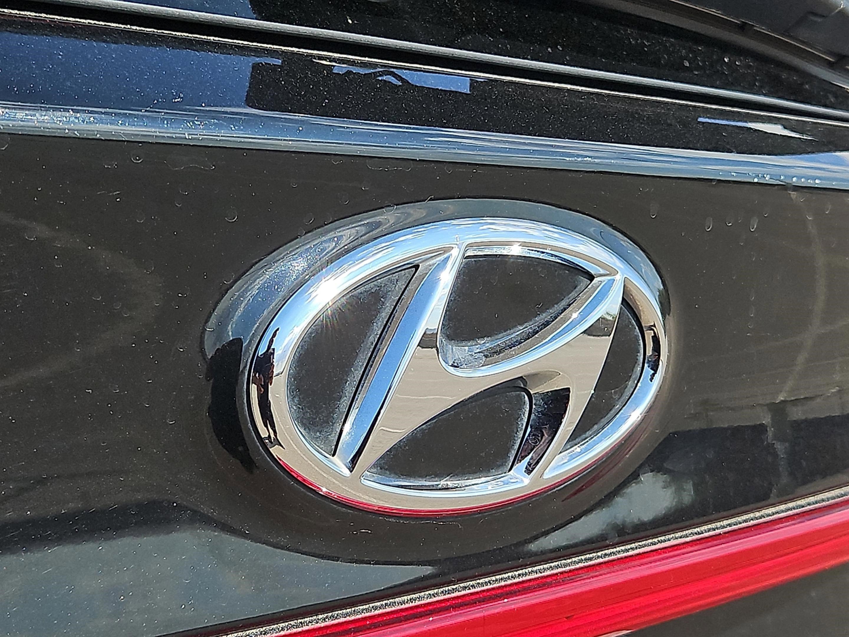 2021 Hyundai Santa Fe SEL Convenience photo 17