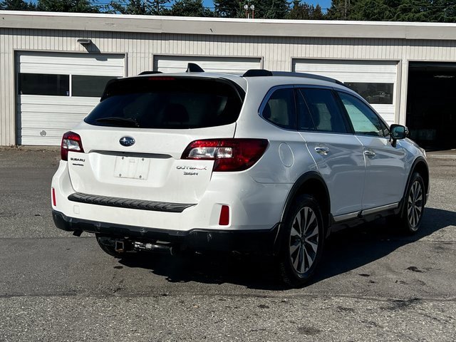2017 Subaru Outback Touring photo 6
