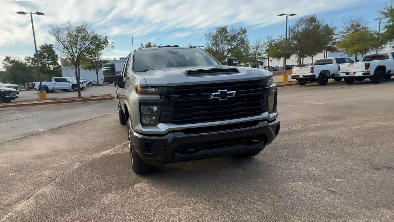 2026 Chevrolet Silverado 2500HD Custom photo 3