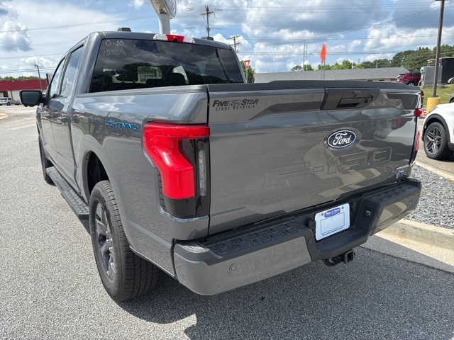2025 Ford F-150 Lightning photo 8