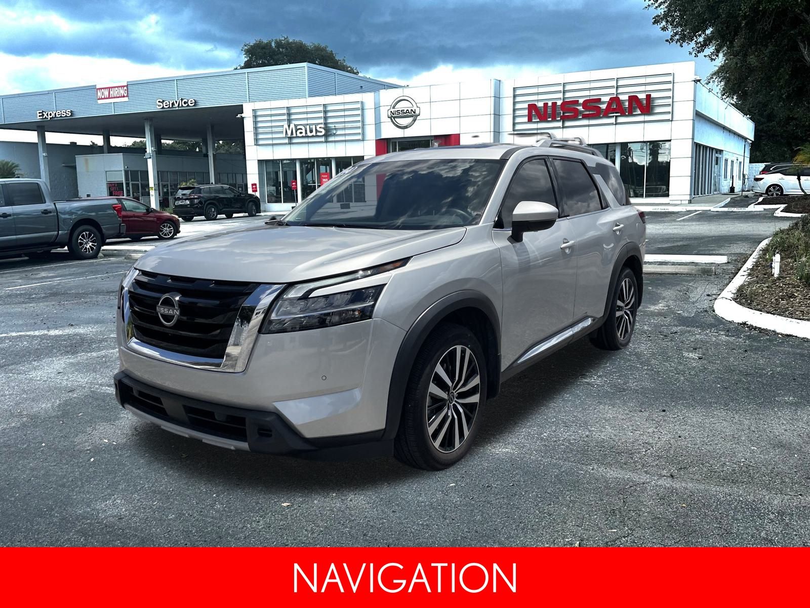 2024 Nissan Pathfinder Platinum photo 6