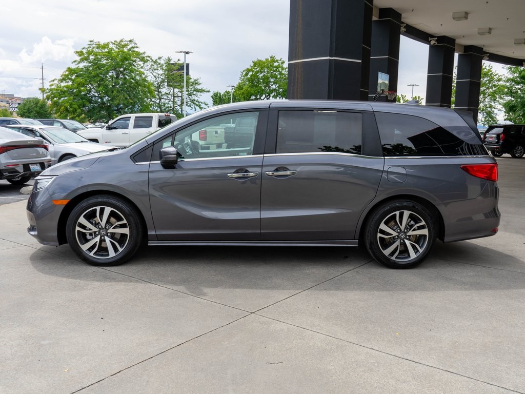2023 Honda Odyssey Touring photo 3