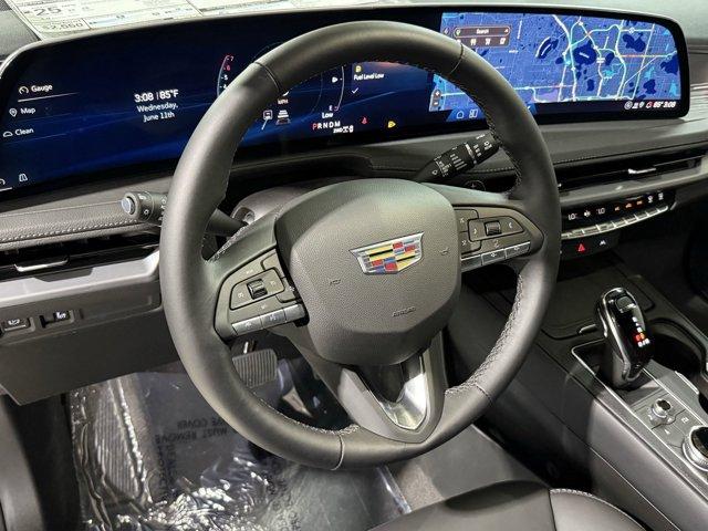 2025 Cadillac XT4 Premium Luxury photo 2
