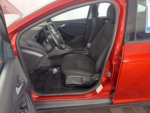 2018 Ford Focus SE photo 21
