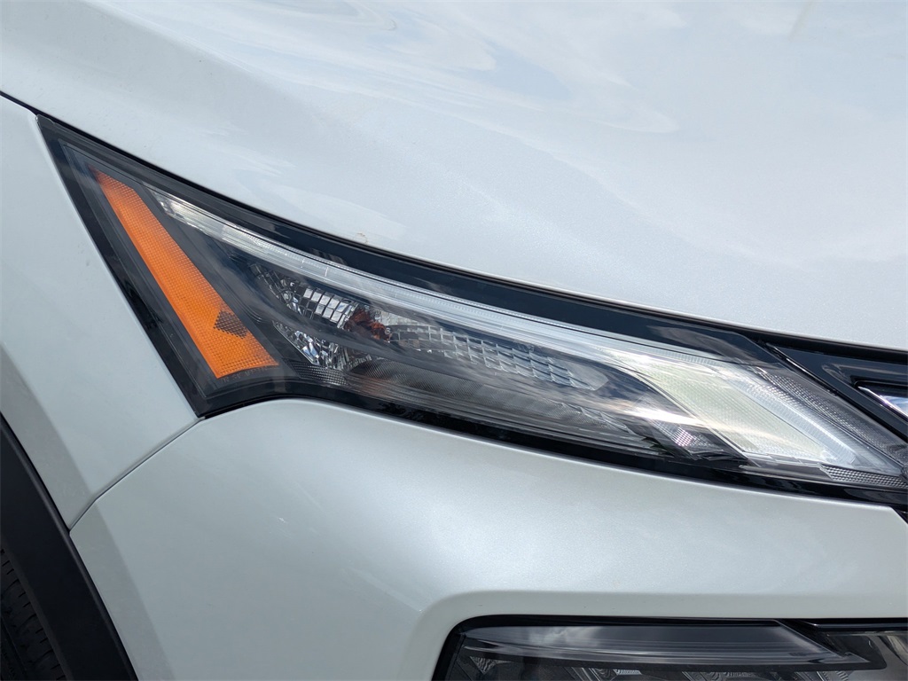 2025 Nissan Rogue SV photo 9