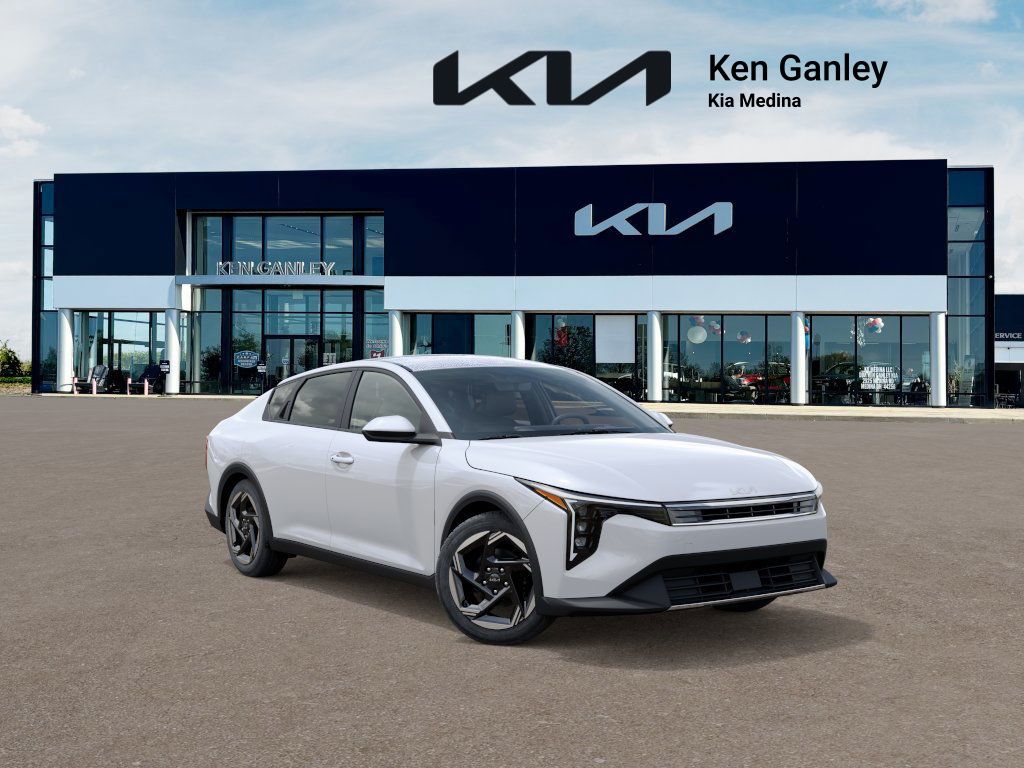 2025 Kia K4 EX photo 8