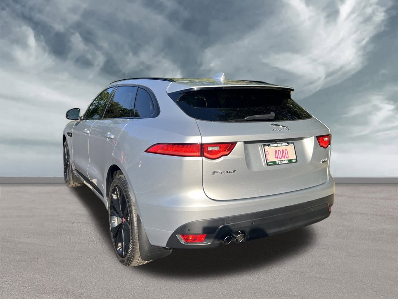 2018 Jaguar F-PACE R-Sport photo 3