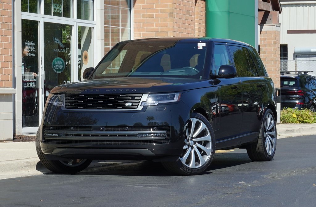 2025 Land Rover Range Rover SE's photo