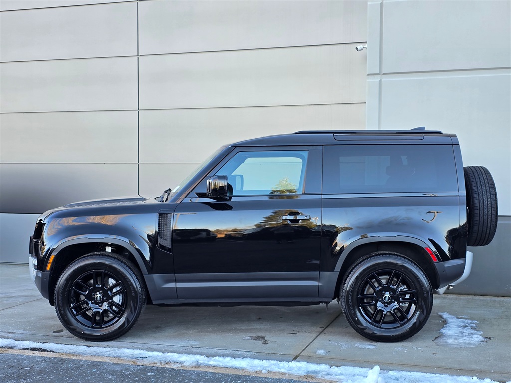 2025 Land Rover Defender 90 S photo 4