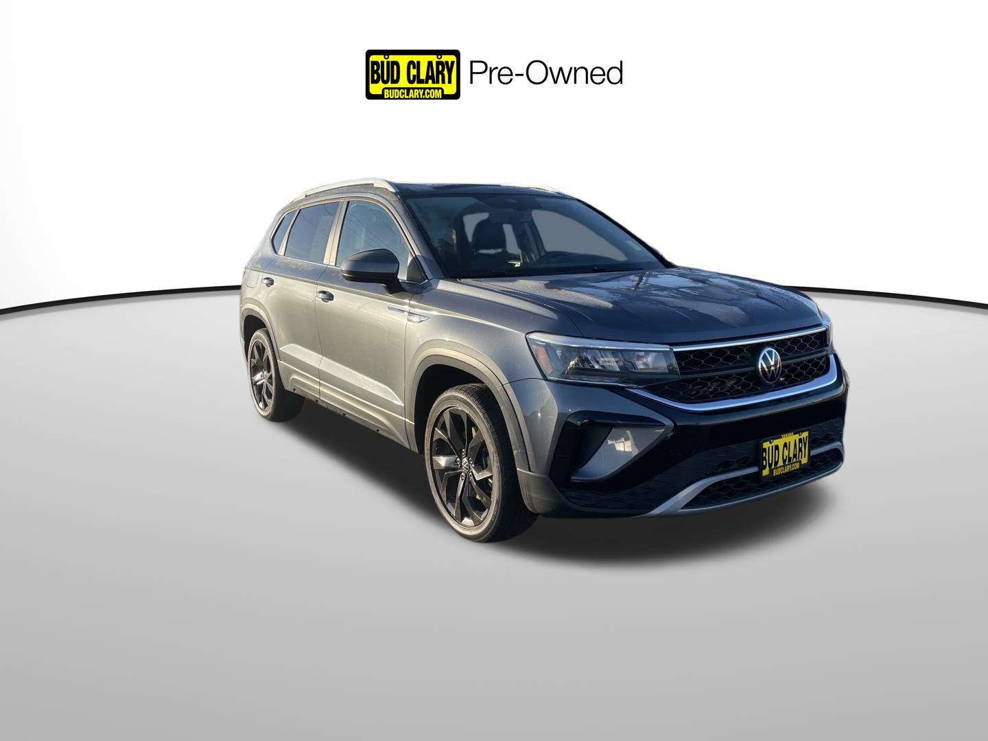 2022 Volkswagen Taos SE's photo