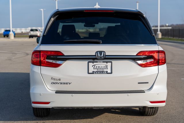2023 Honda Odyssey Touring photo 6