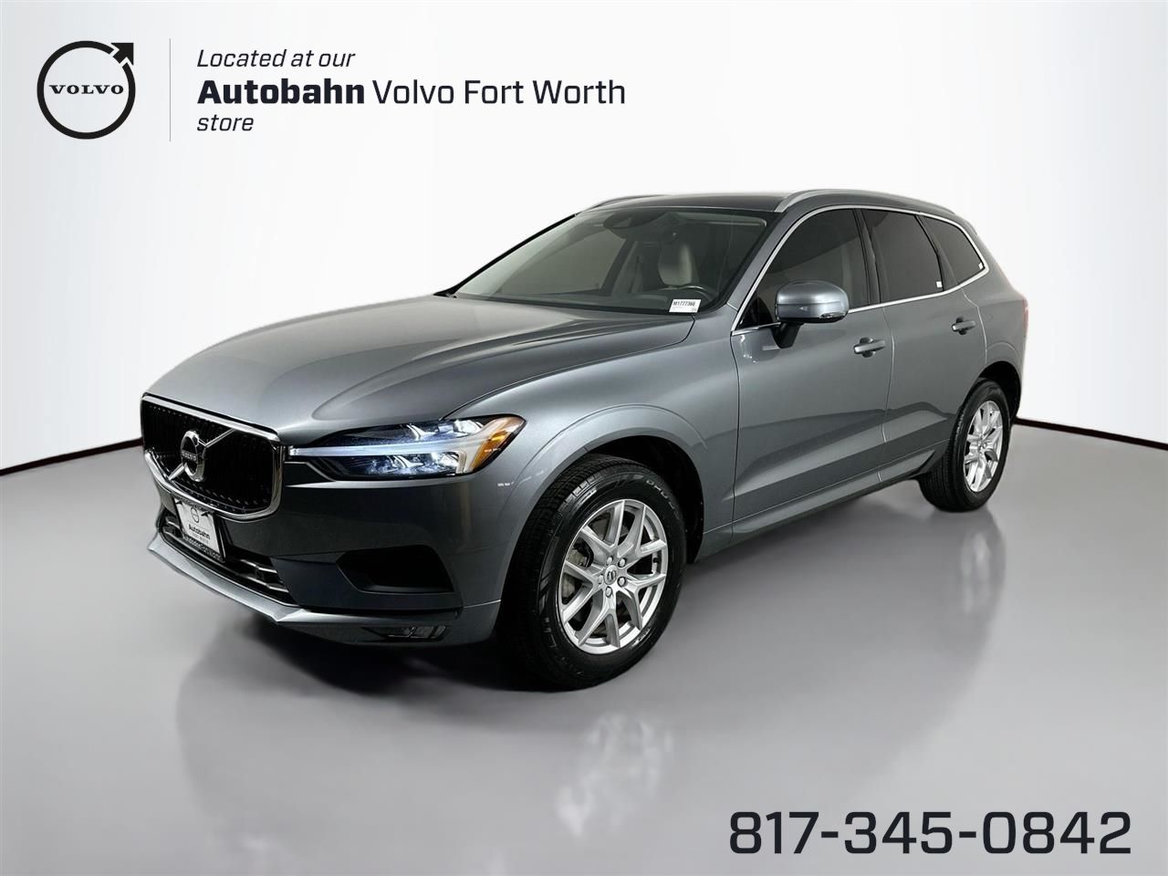 2021 Volvo XC60 Momentum's photo