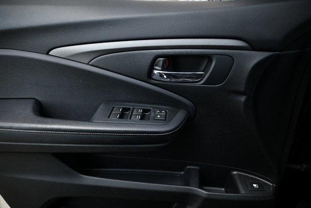 2021 Honda Ridgeline Sport photo 17