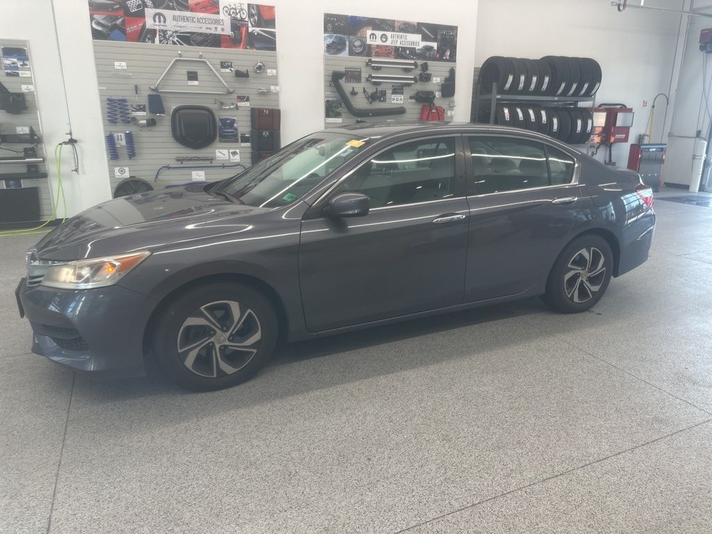 2017 Honda Accord LX photo 3