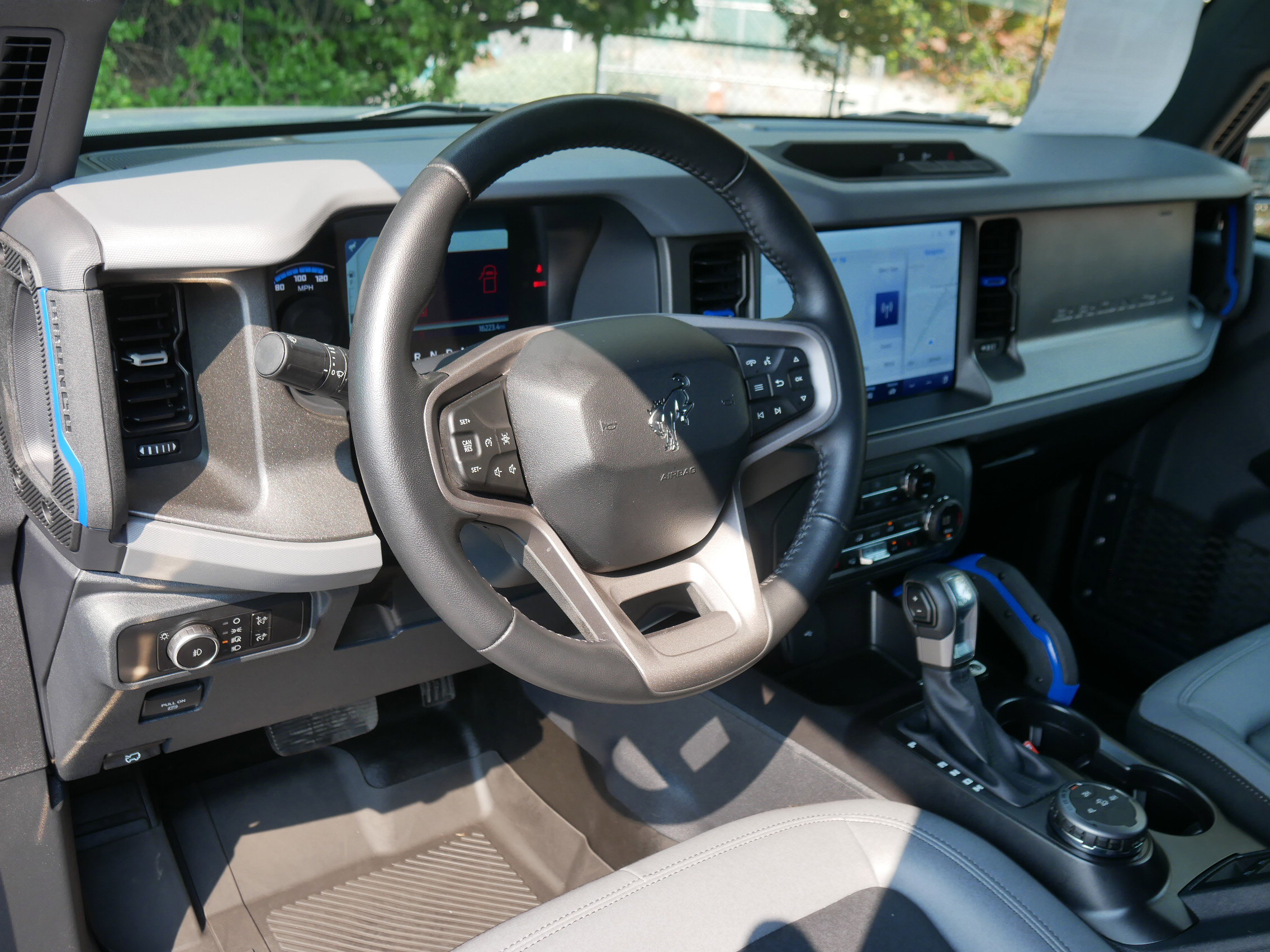 2024 Ford Bronco Big Bend photo 3