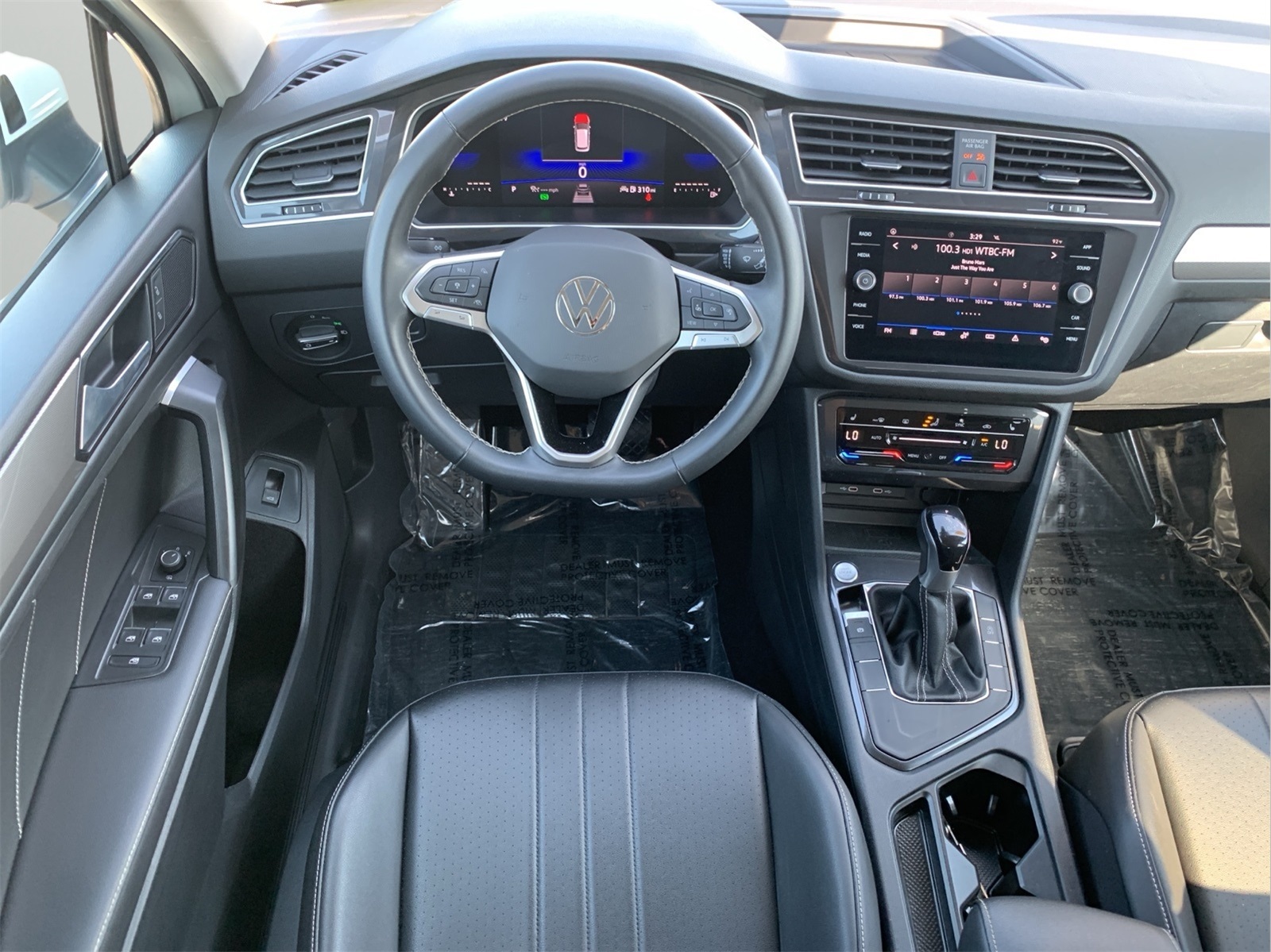 2024 Volkswagen Tiguan SE Wolfsburg Edition photo 27