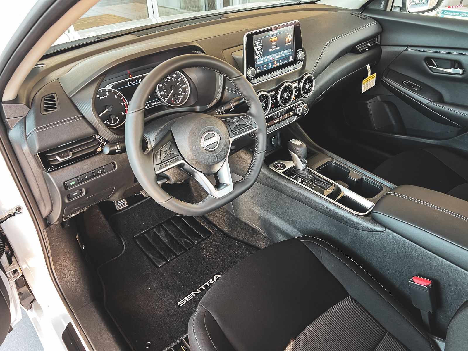 2025 Nissan Sentra SV photo 11