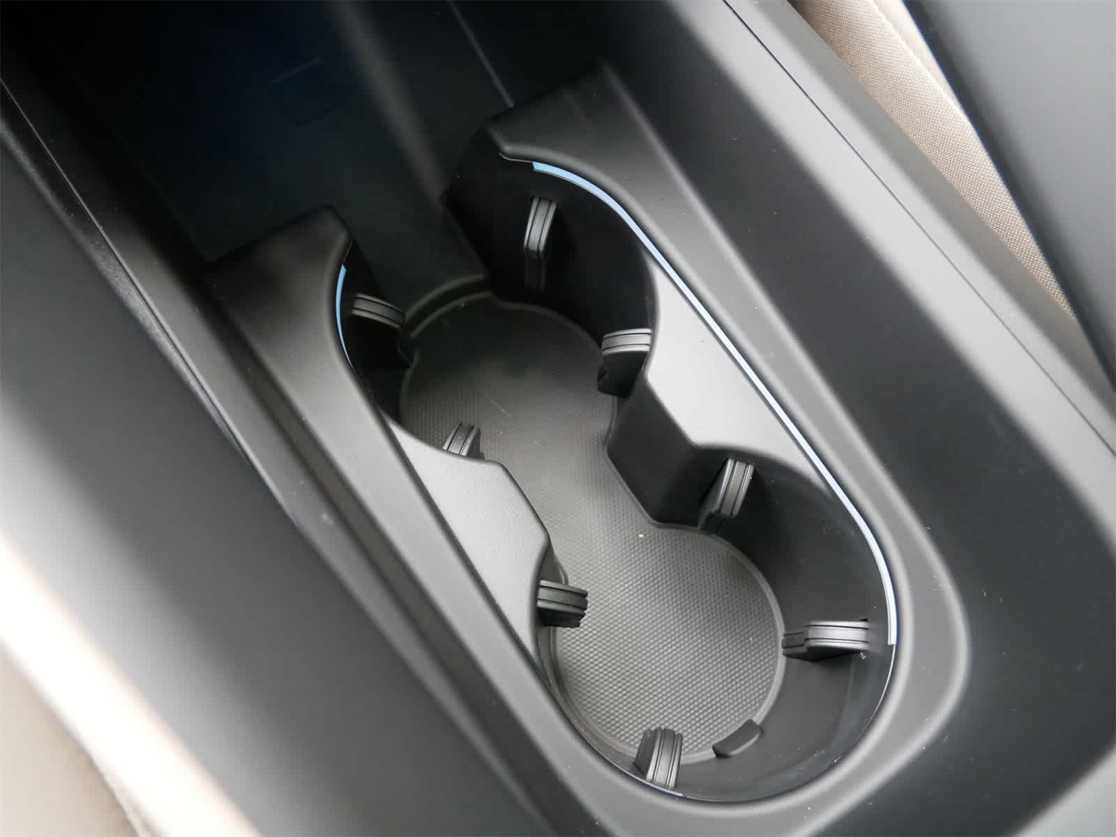 2025 Porsche Macan Electric photo 18