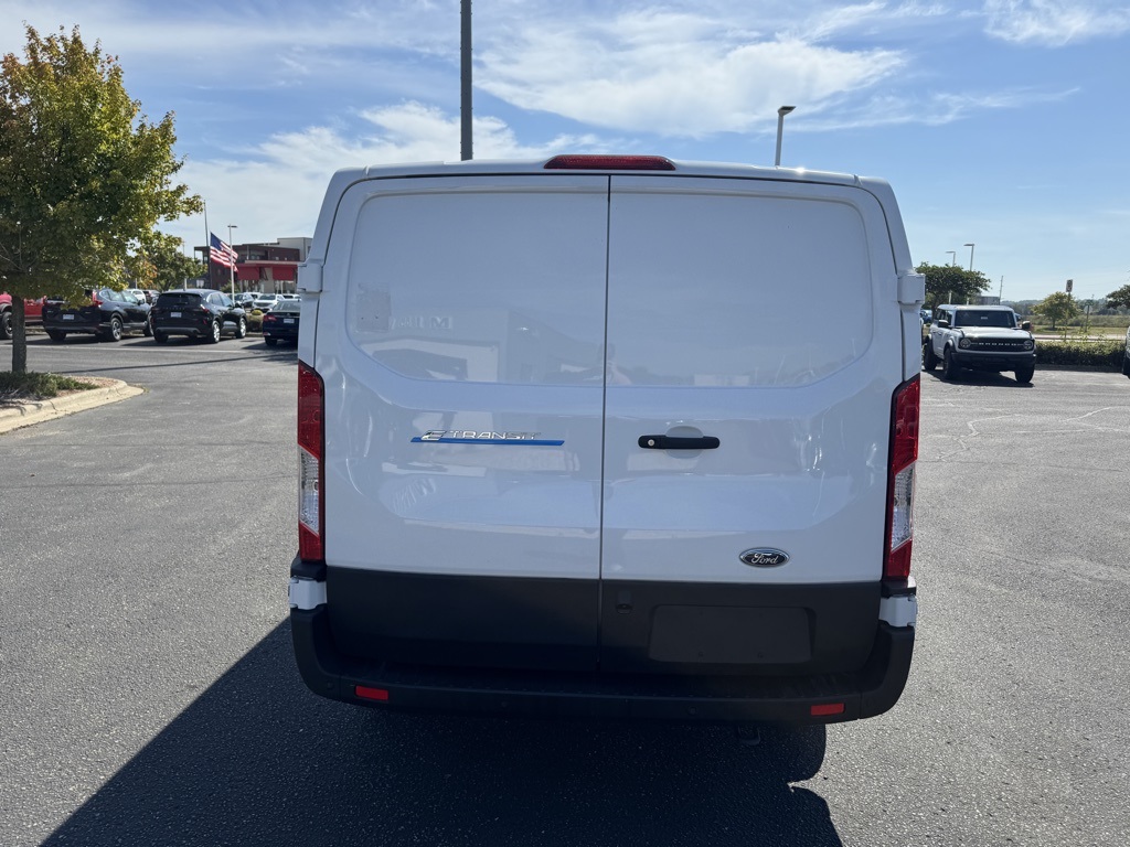 2025 Ford Transit photo 4