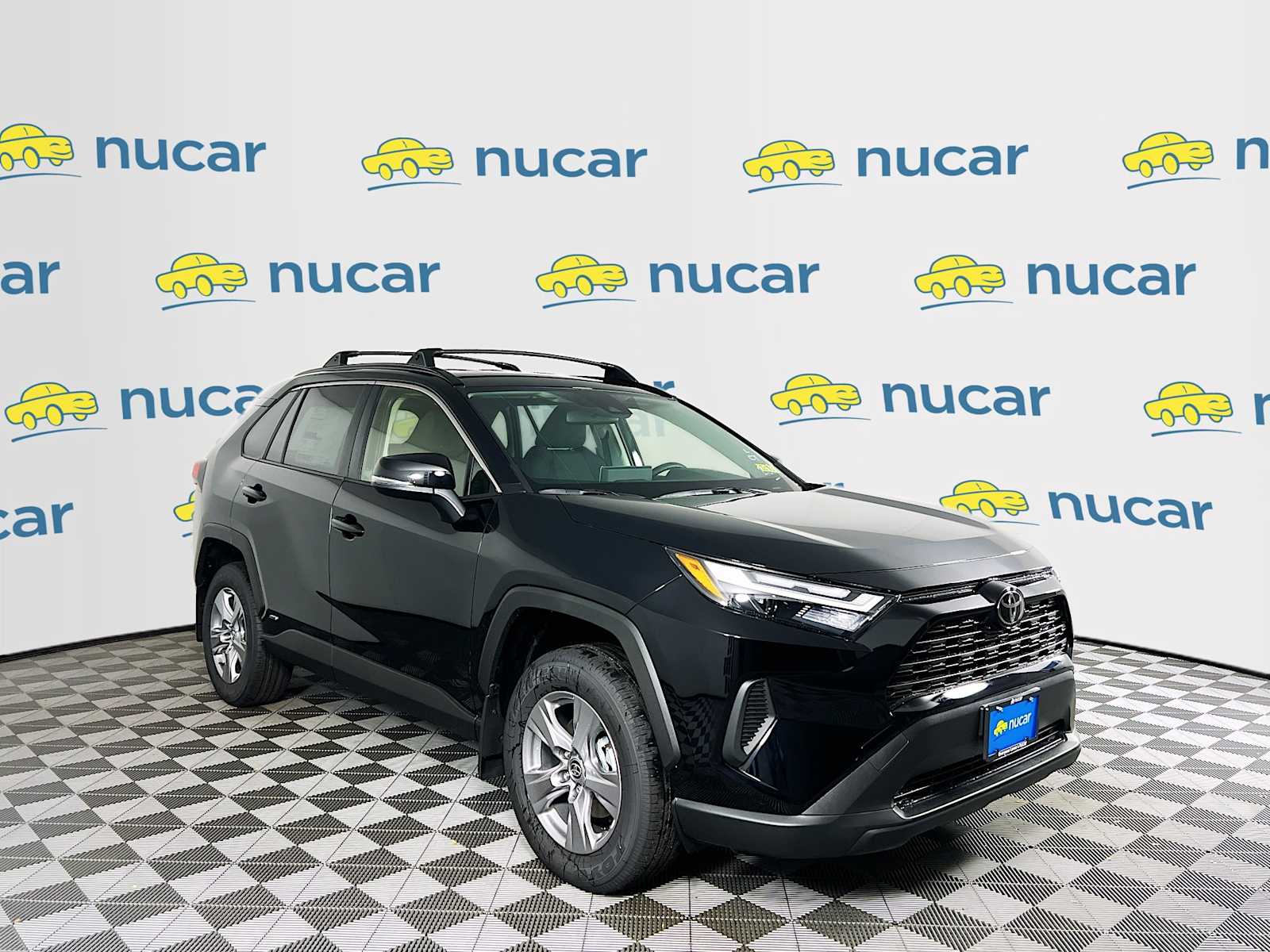 2025 Toyota RAV4 LE's photo