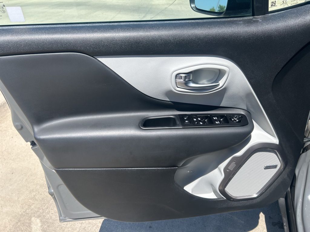 2021 Jeep Renegade Limited photo 12
