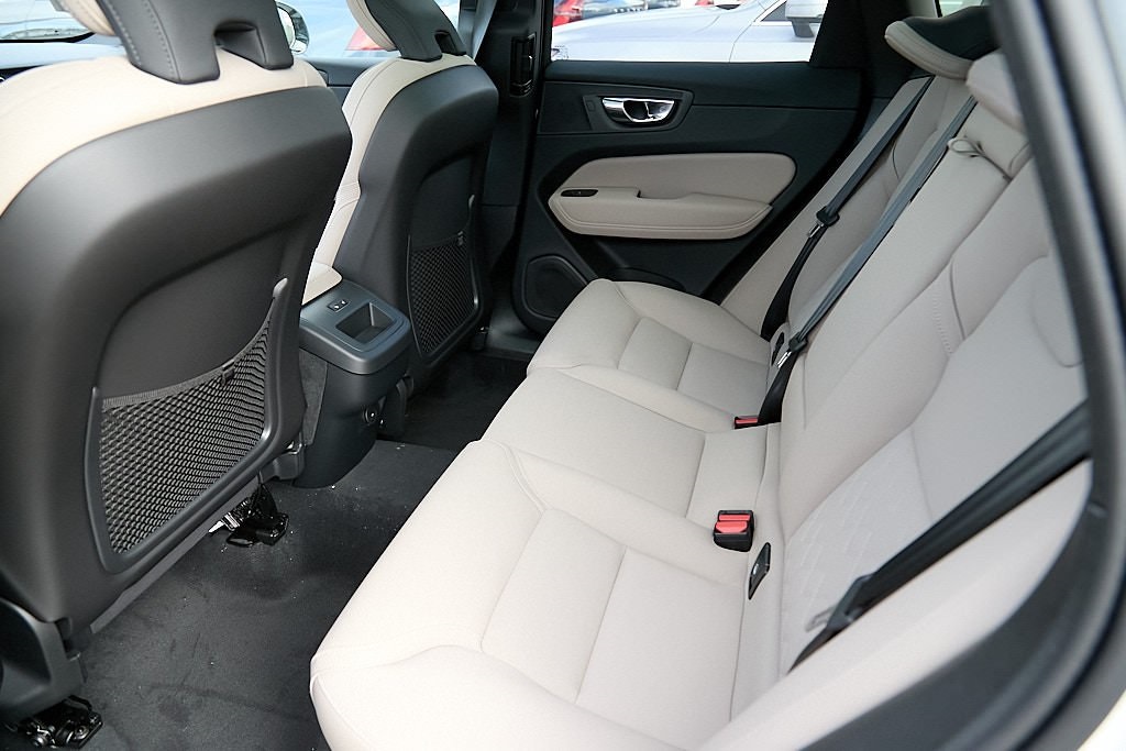 2026 VOLVO XC60 - Image 20