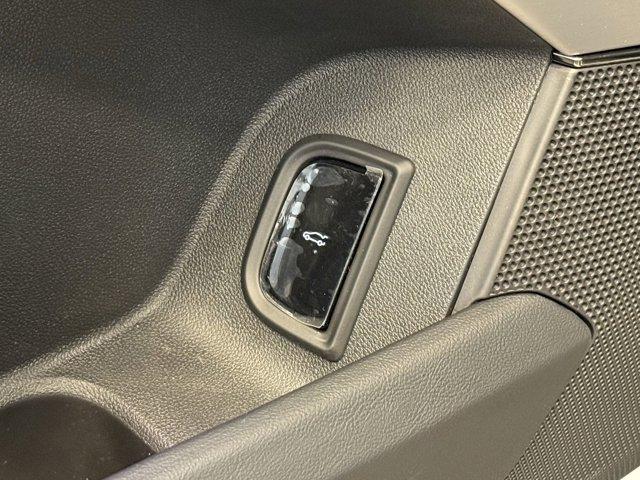 2026 Cadillac Lyriq photo 22