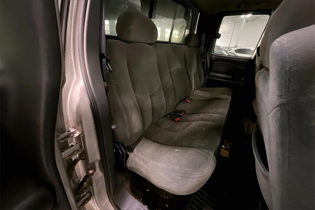 2004 CHEVROLET SILVERADO - Image 25
