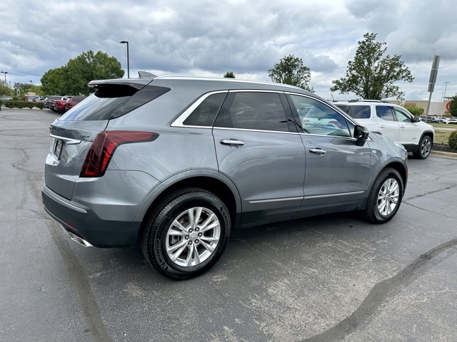 2021 Cadillac XT5 Luxury photo 2