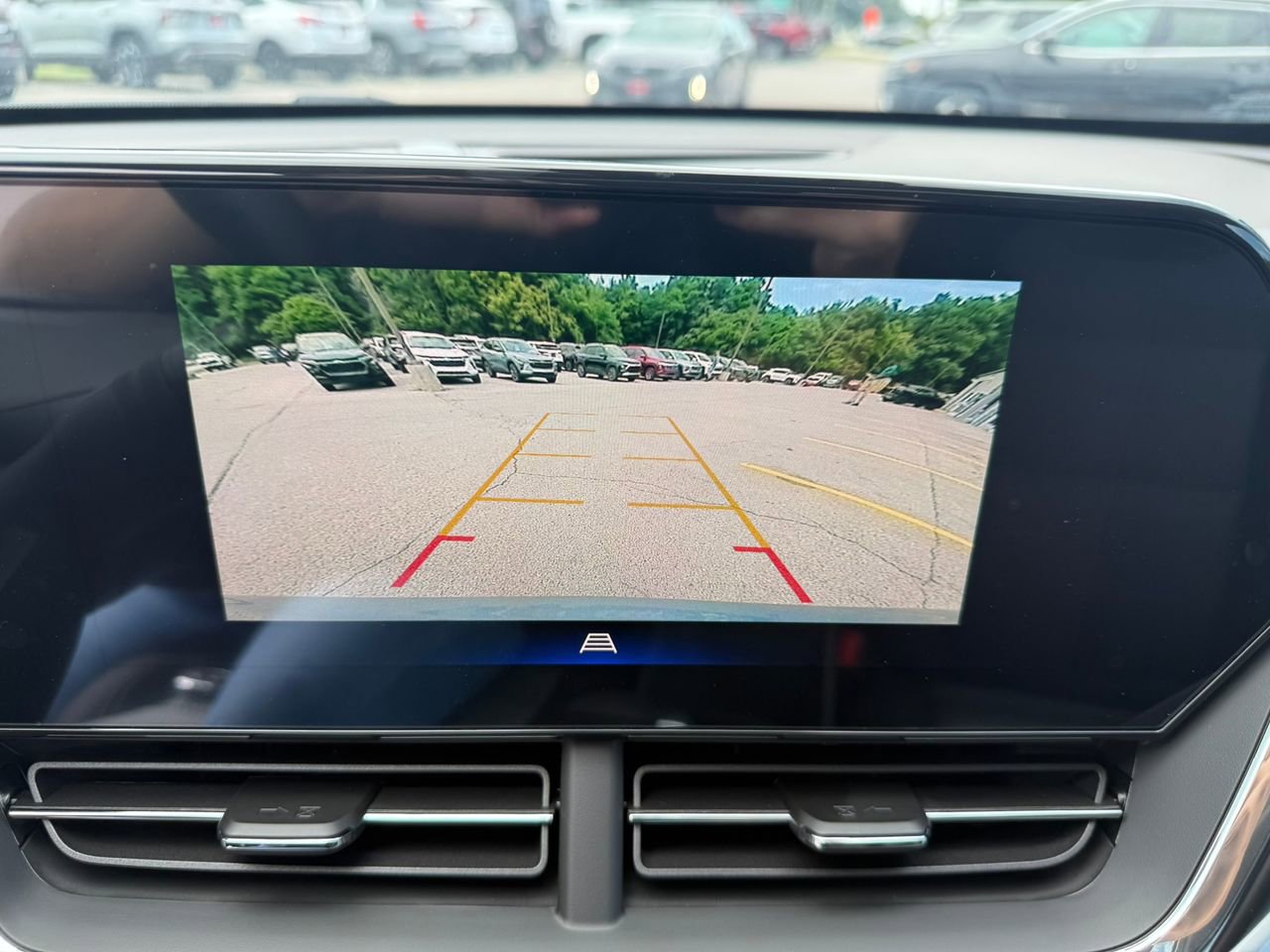 2025 Chevrolet Trax LT photo 22