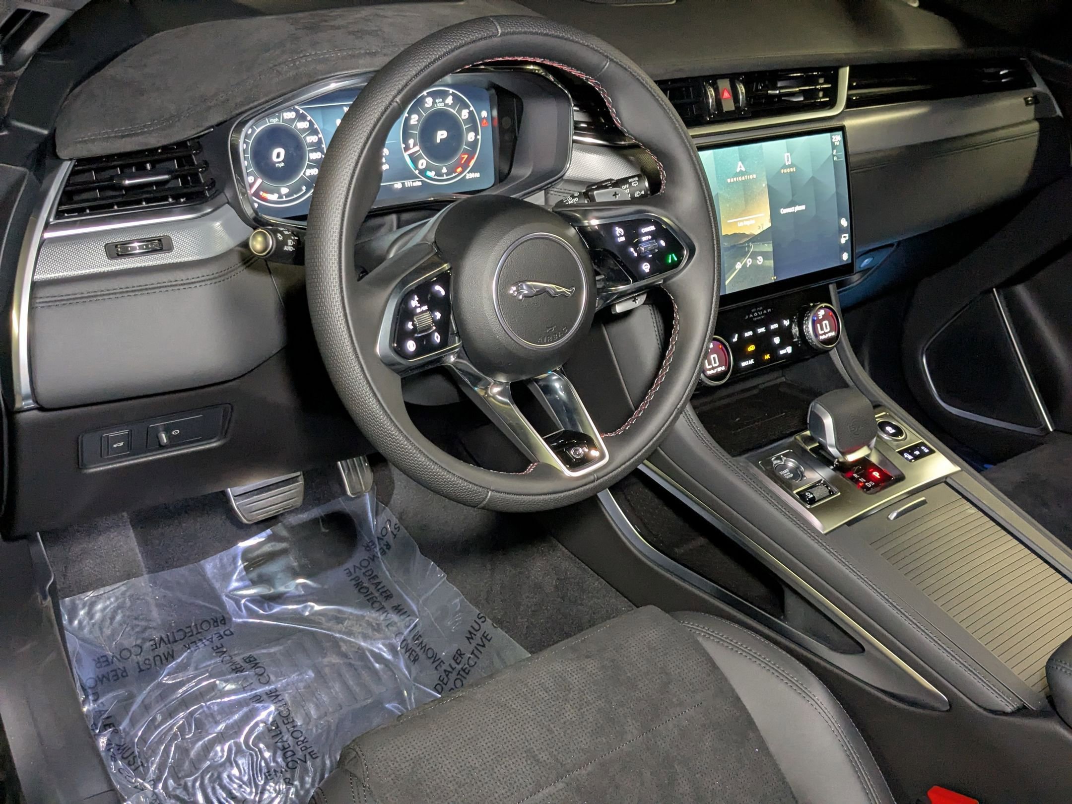 2026 Jaguar F-PACE SVR photo 3