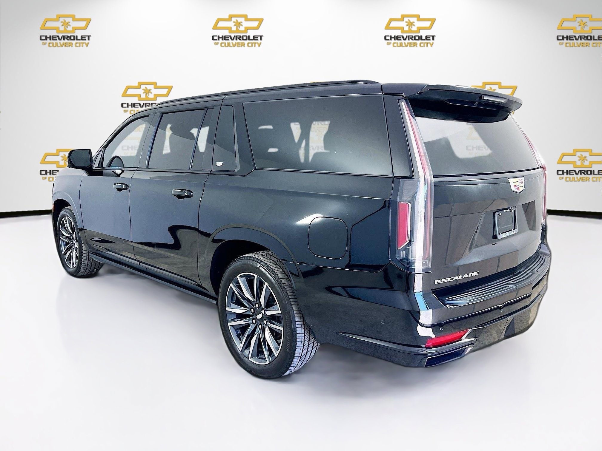 2022 Cadillac Escalade ESV Sport photo 2