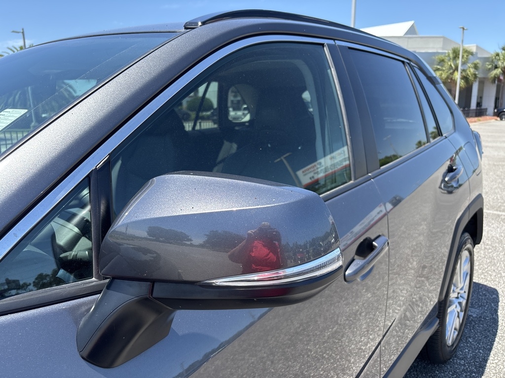 2024 Toyota RAV4 XLE Premium photo 9