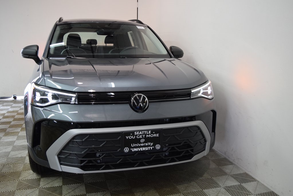 2025 Volkswagen Taos S photo 3