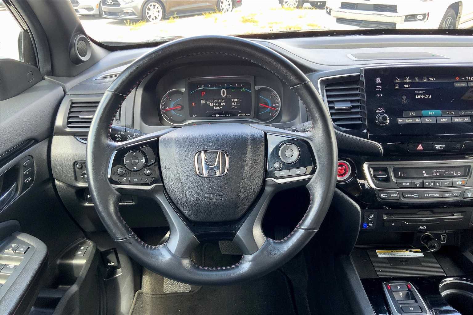 2022 Honda Pilot Black Edition photo 5