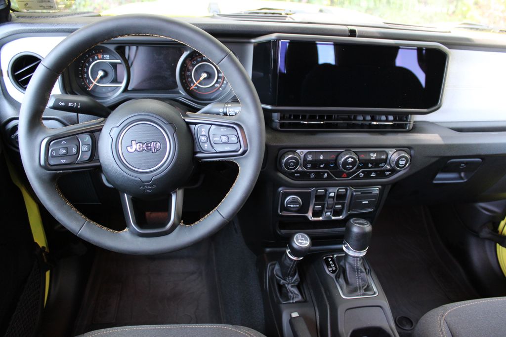 2024 Jeep Gladiator Sport photo 11