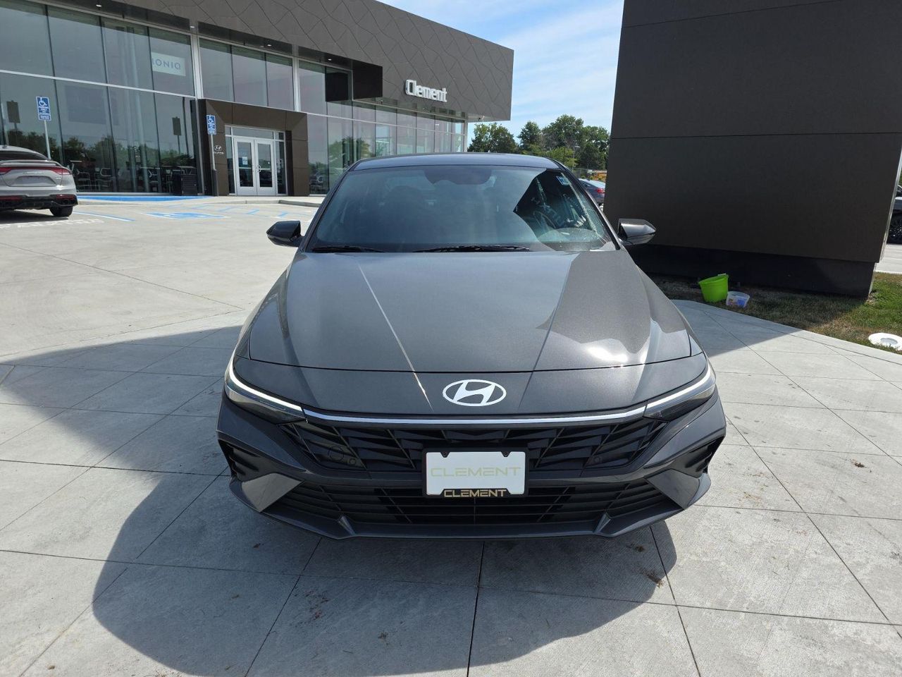 2025 Hyundai Elantra SEL Sport photo 2