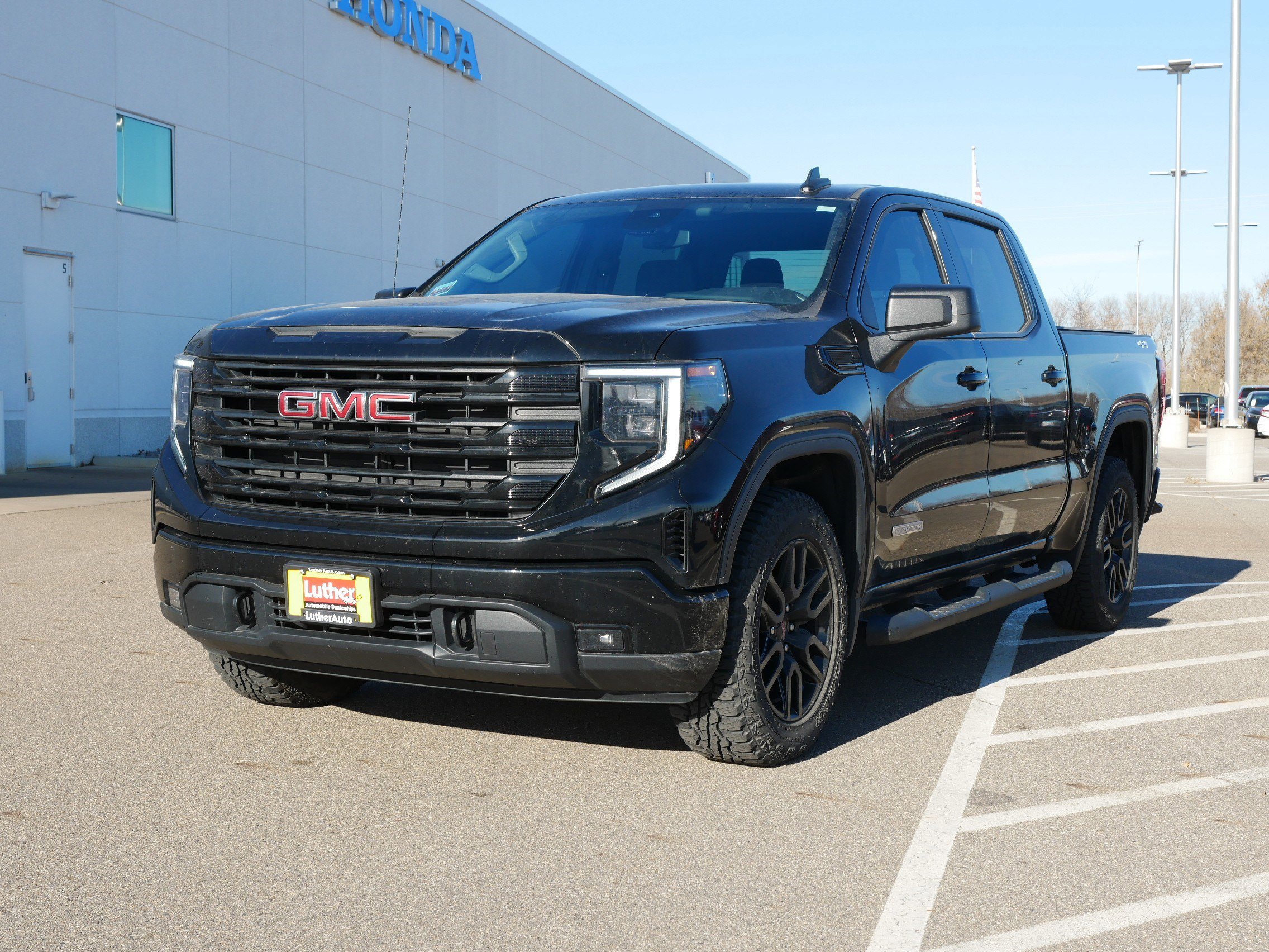 Used 2022 GMC Sierra 1500 Elevation with VIN 3GTPUCEK1NG670271 for sale in Waite Park, Minnesota