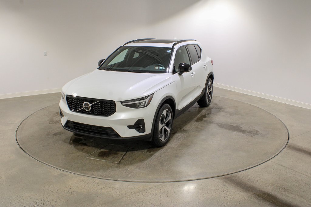 2025 Volvo XC40 Plus's photo