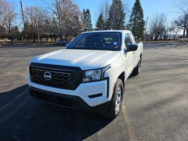 2024 Nissan Frontier S's photo