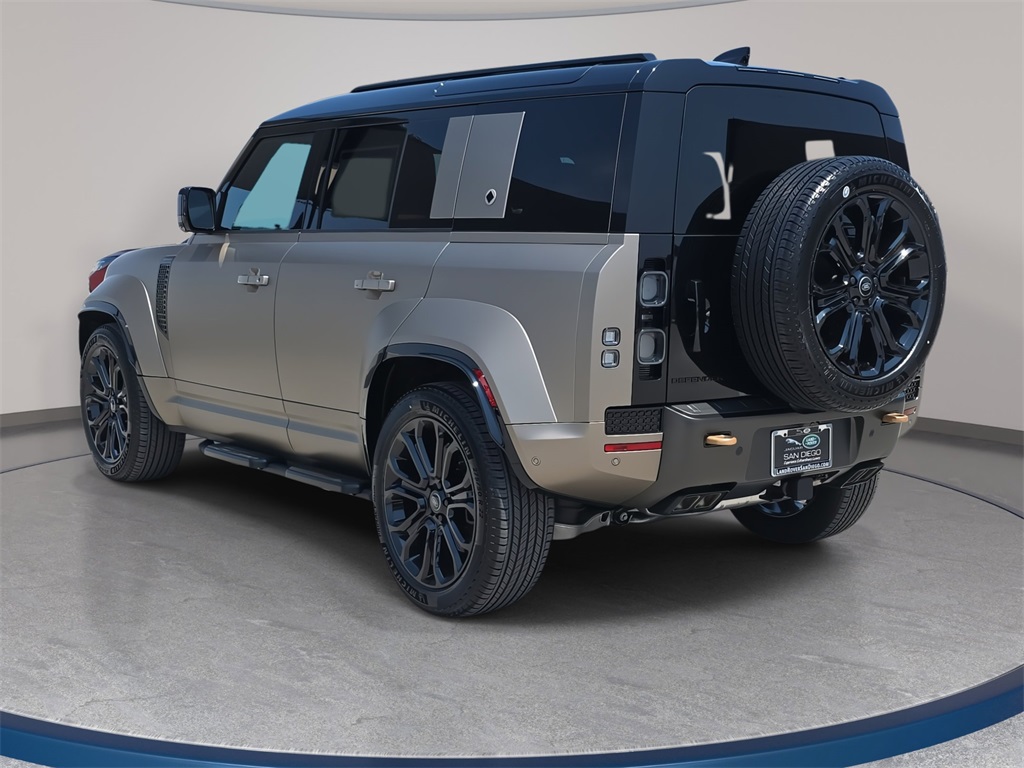 2025 Land Rover Defender 110 V8 photo 7