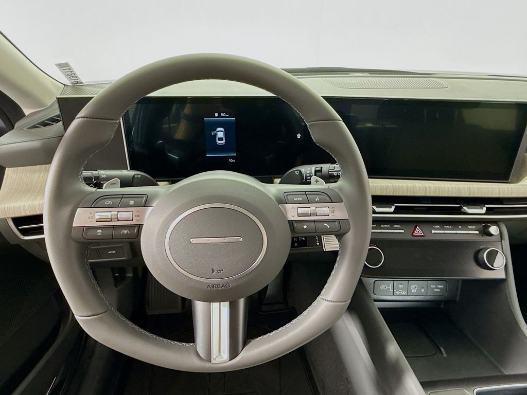 2025 Hyundai Sonata Hybrid SEL photo 11