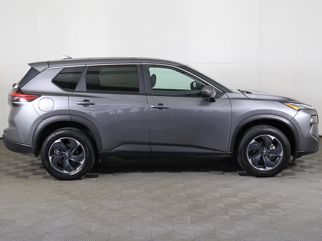 2024 Nissan Rogue SV photo 15